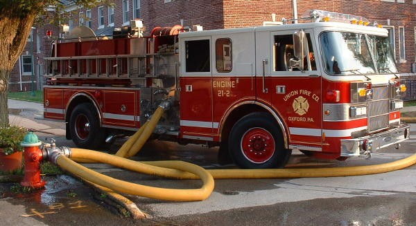 Engine 21-2 on a hydrant at Lincoln.