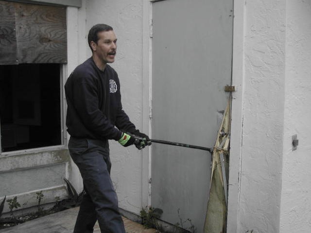 Lieutenant Mike Ciampo (FDNY) sharing his Truck Skills with a class in Orlando, FL.